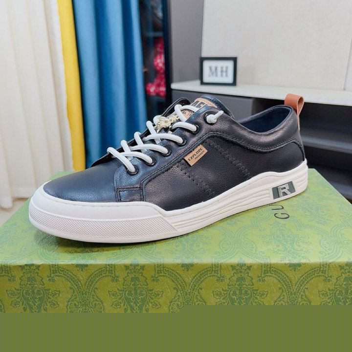 G*u*i casual shoes